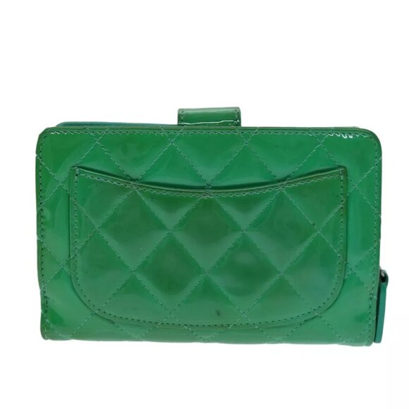 AUTHENTICITY GUARANTEED CHANEL Wallet Enamel Green CC - Picture 3 of 16